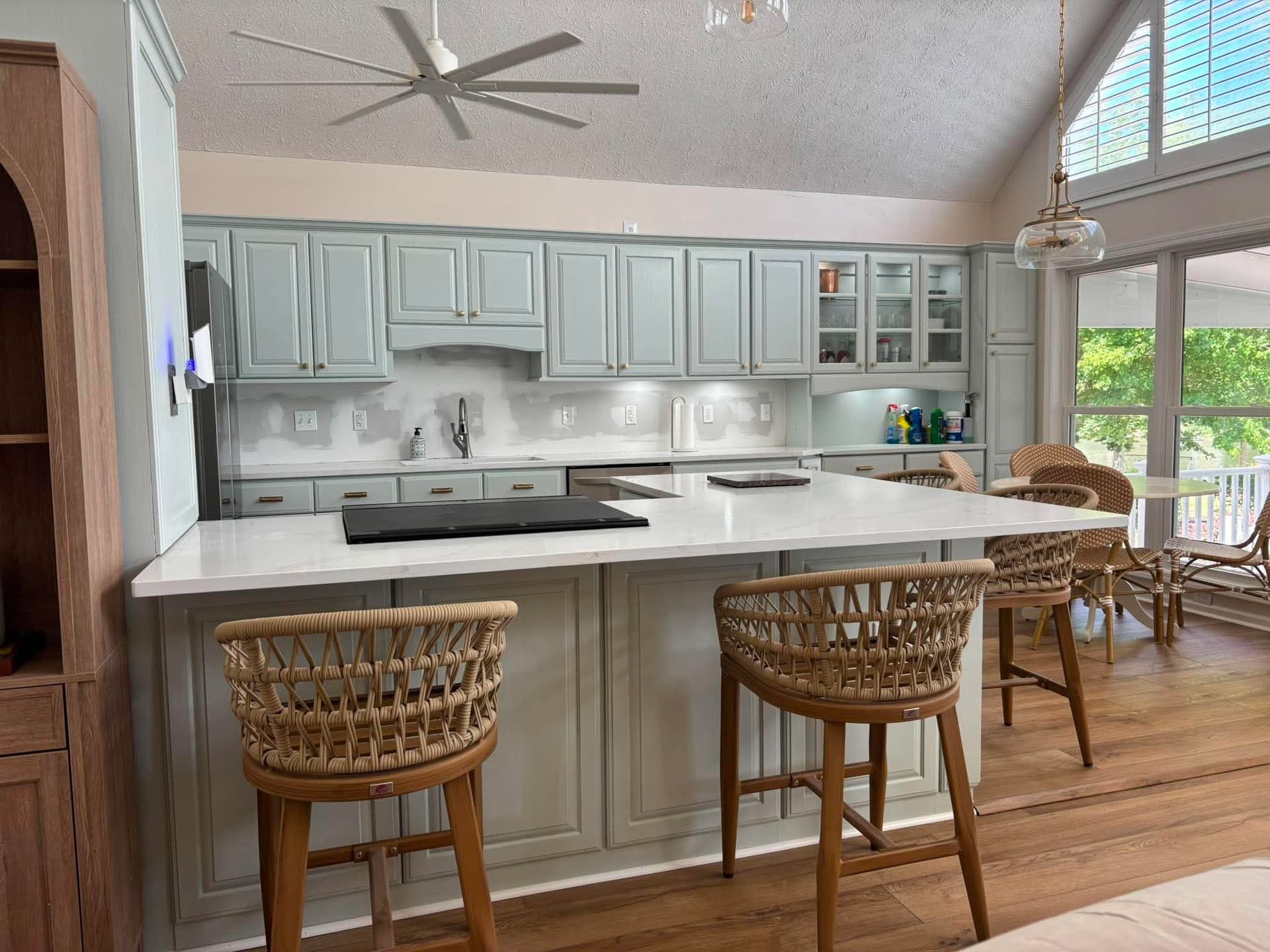 Lake Murray kitchen in Calacatta Elysio quartz
