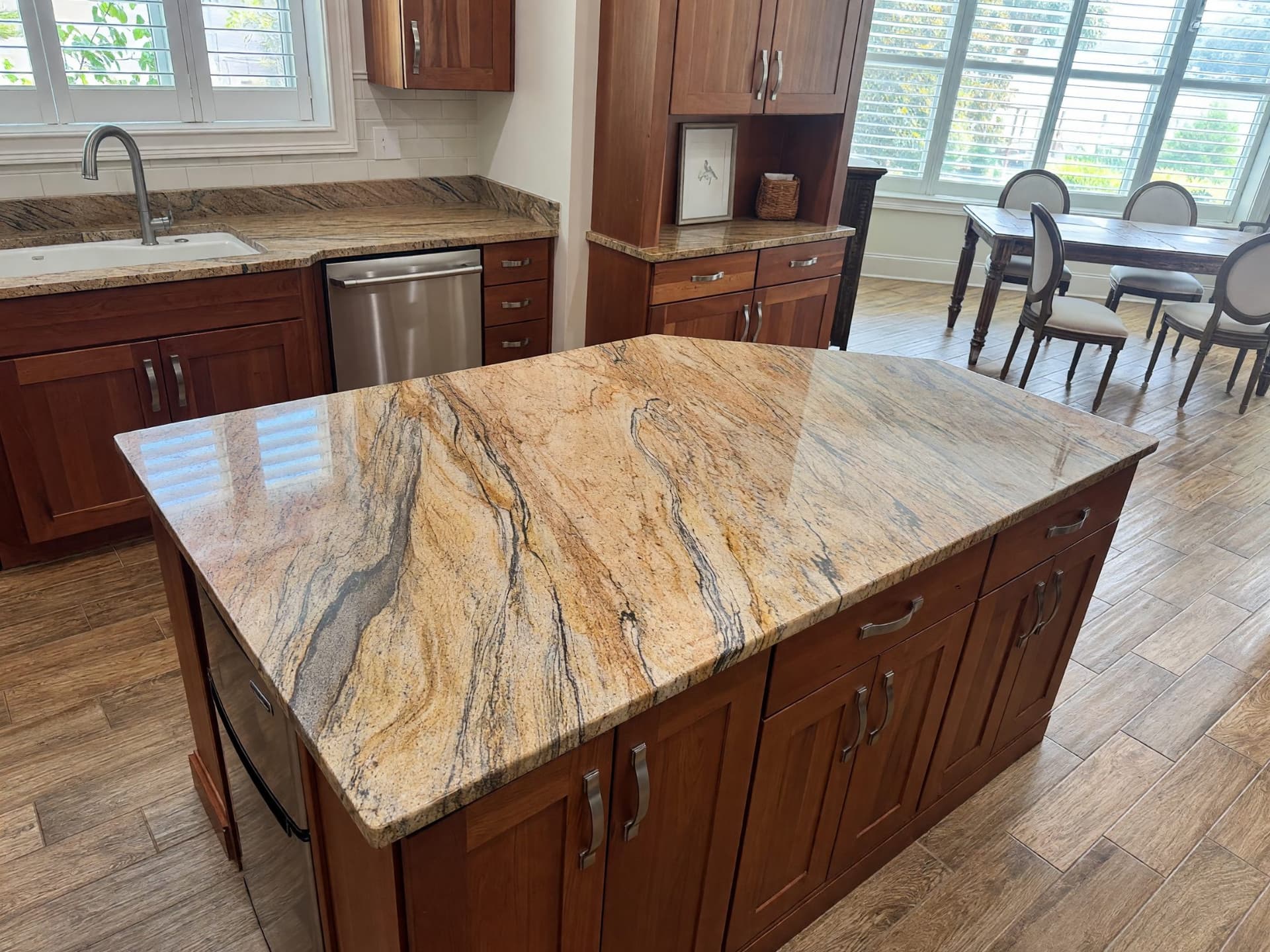 Lexington kitchen in Prada granite